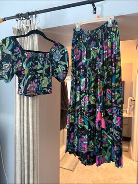 Source Unknown Black Floral Maxi Skirt with Pink & Green Accents